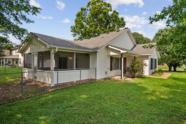 2828 Spring Meade Blvd, Columbia, TN 38401