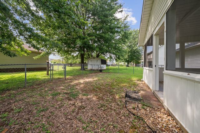 2828 Spring Meade Blvd, Columbia, TN 38401