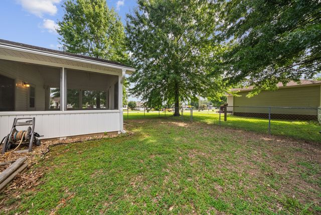 2828 Spring Meade Blvd, Columbia, TN 38401
