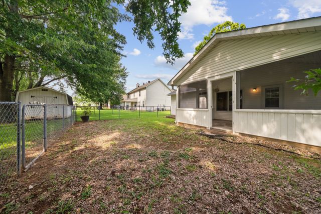 2828 Spring Meade Blvd, Columbia, TN 38401
