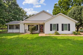 2828 Spring Meade Blvd, Columbia, TN 38401
