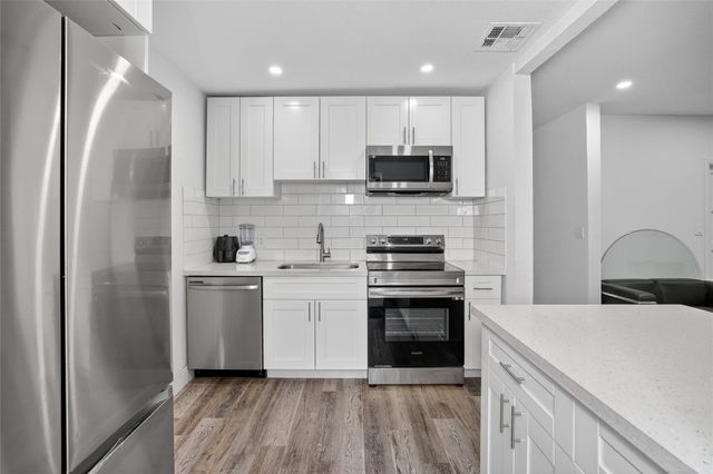 617 NW 43rd Court, Oakland Park, FL 33309