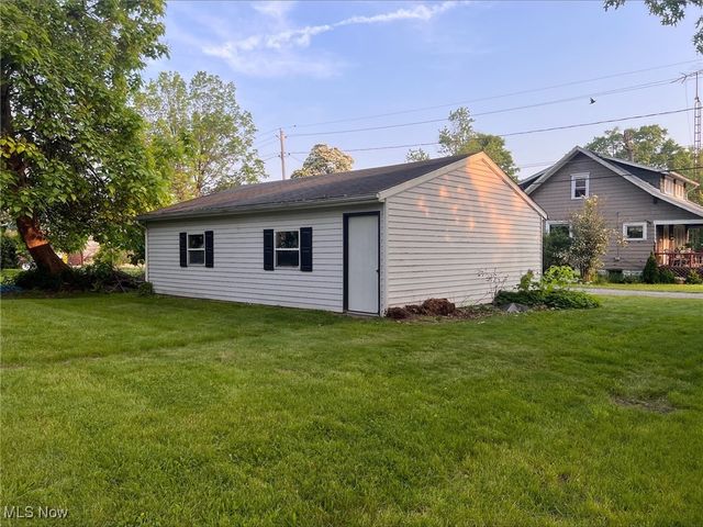 406 W Indiana Avenue, Sebring, OH 44672