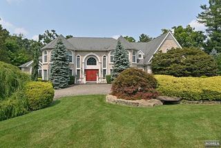 10 Finn Court, Mahwah, NJ 07430