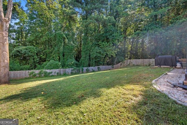 2208 Dresden Green NW, Kennesaw, GA 30144