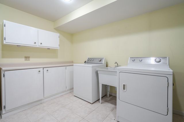 3733 Starchief Drive, Kalamazoo, MI 49048