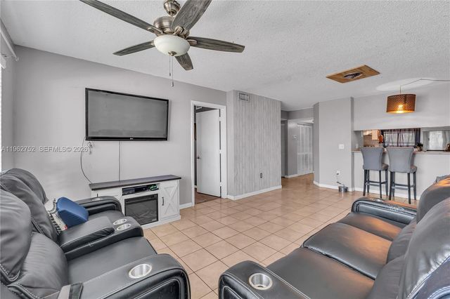 3282 NW 103rd Ter 205-A, Coral Springs, FL 33065
