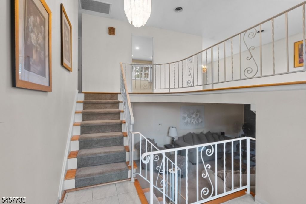 2 Tanglewood Dr, East Hanover Twp., NJ 07936 — photo 2