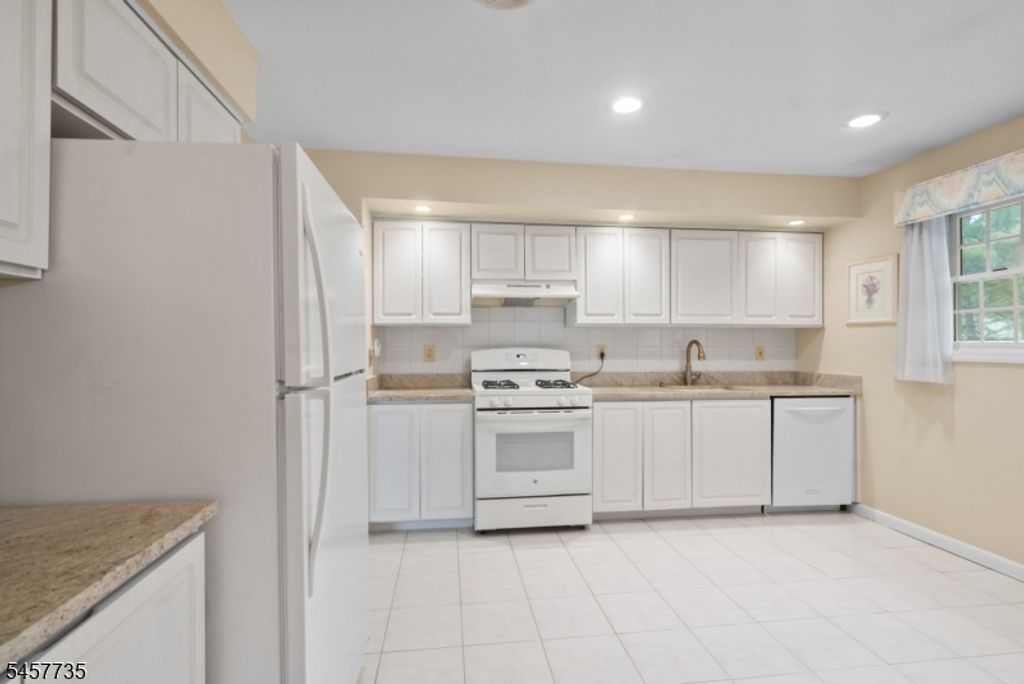 2 Tanglewood Dr, East Hanover Twp., NJ 07936 — photo 5