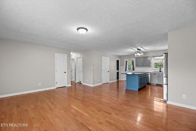 115 Hendren Lane, Clinton, TN 37716