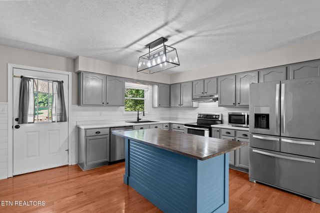 115 Hendren Lane, Clinton, TN 37716