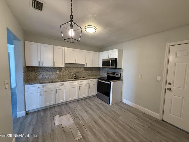 2050 W 40TH Street, Jacksonville, FL 32209