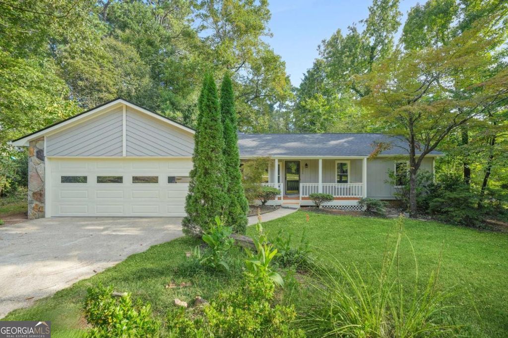 5226 Cumberland Way, Stone Mountain, GA 30087