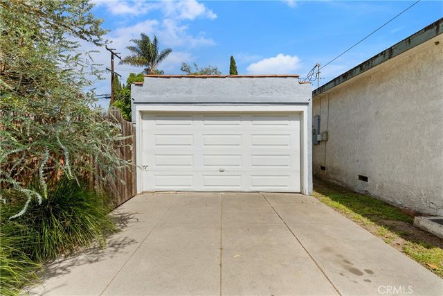 2240 Eucalyptus, Long Beach, CA 90806