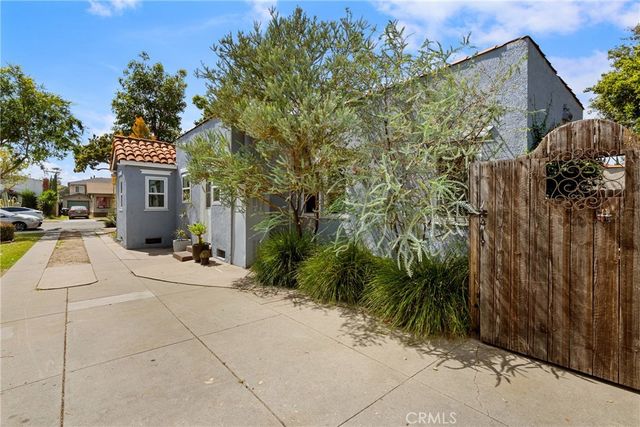 2240 Eucalyptus, Long Beach, CA 90806