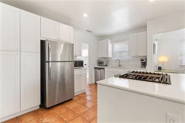 2240 Eucalyptus, Long Beach, CA 90806