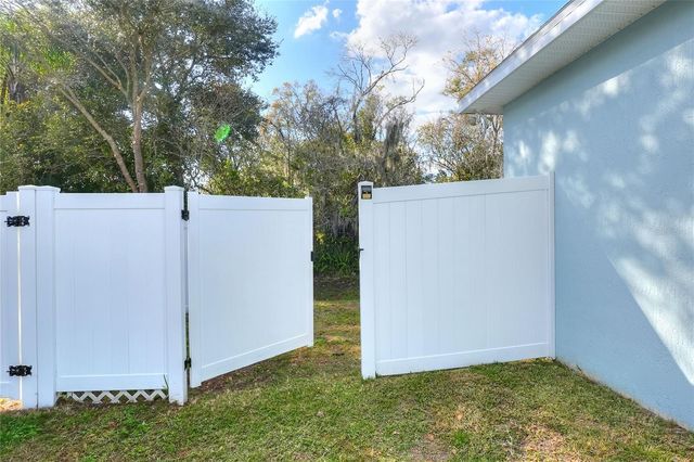 1703 OAKWOOD ESTATES DRIVE, Plant City, FL 33563