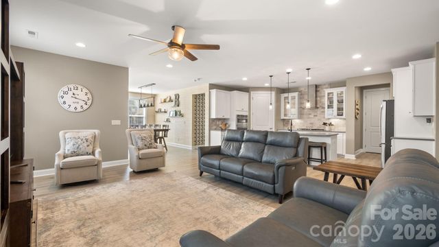 2696 Suffolk Place, Fort Mill, SC 29715