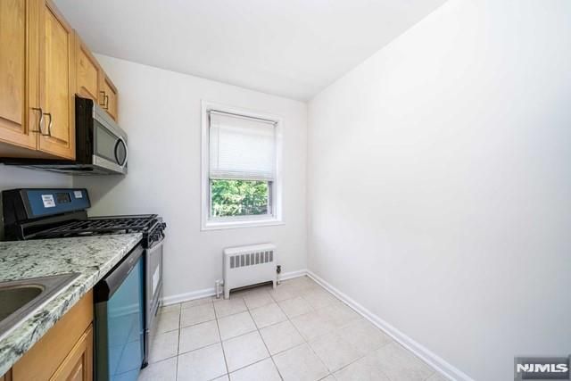 2330 Linwood Avenue 4C, Fort Lee, NJ 07024