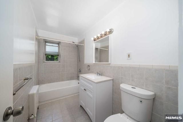 2330 Linwood Avenue 4C, Fort Lee, NJ 07024