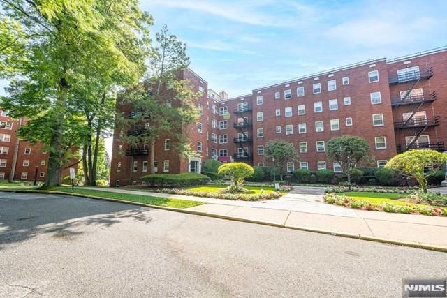 2330 Linwood Avenue 4C, Fort Lee, NJ 07024