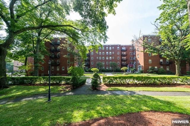 2330 Linwood Avenue 4C, Fort Lee, NJ 07024