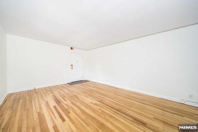 2330 Linwood Avenue 4C, Fort Lee, NJ 07024