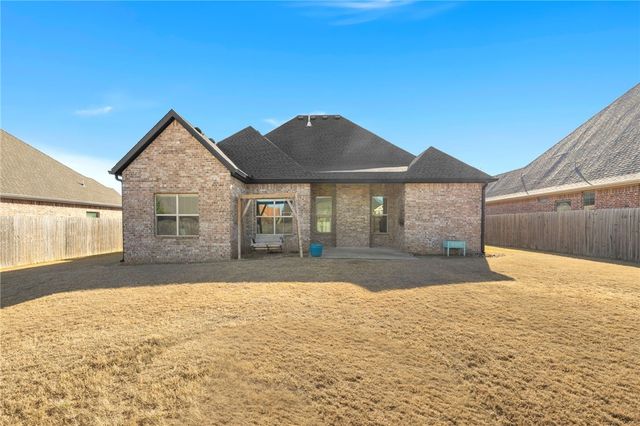 254 N Penzo Avenue, Tontitown, AR 72762