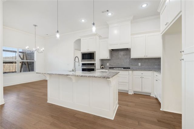 254 N Penzo Avenue, Tontitown, AR 72762