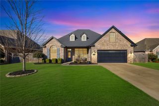 254 N Penzo Avenue, Tontitown, AR 72762