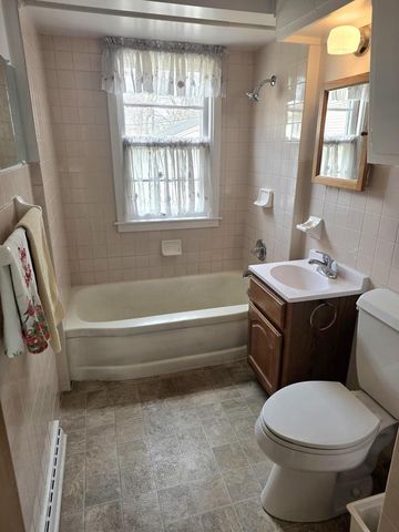 1288 Marian LANE, Green Bay, WI 54304