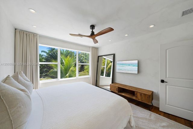 130 NE 45th St, Miami, FL 33137