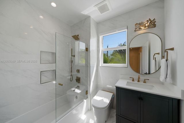 130 NE 45th St, Miami, FL 33137