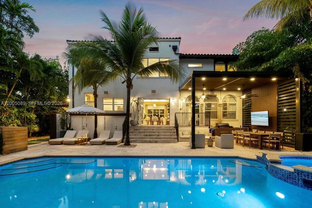 130 NE 45th St, Miami, FL 33137