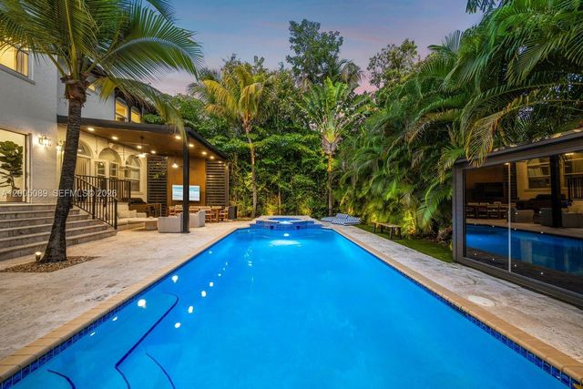 130 NE 45th St, Miami, FL 33137