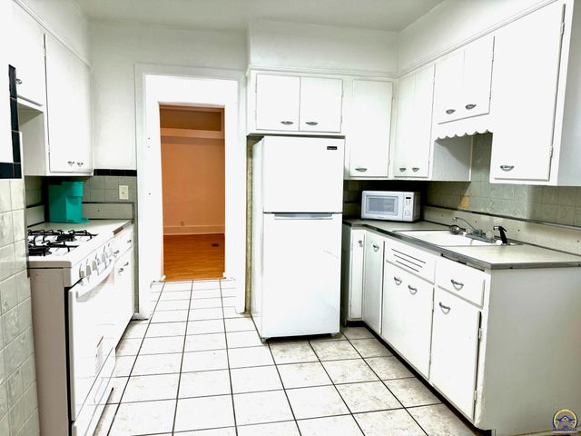 504 SW Buchanan ST, Topeka, KS 66606