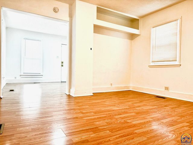 504 SW Buchanan ST, Topeka, KS 66606