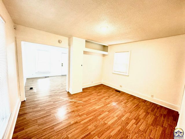 504 SW Buchanan ST, Topeka, KS 66606