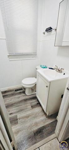 504 SW Buchanan ST, Topeka, KS 66606