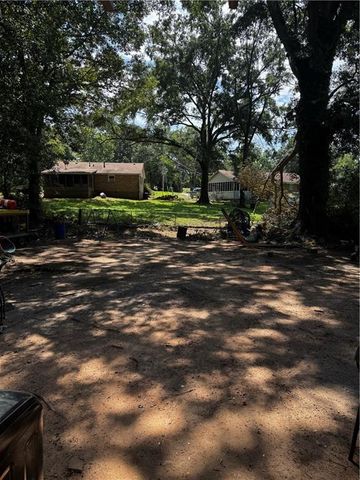 301 Essex Drive, Jonesboro, GA 30238