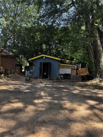 301 Essex Drive, Jonesboro, GA 30238