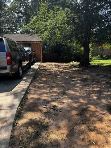 301 Essex Drive, Jonesboro, GA 30238