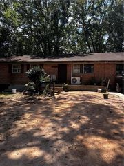 301 Essex Drive, Jonesboro, GA 30238