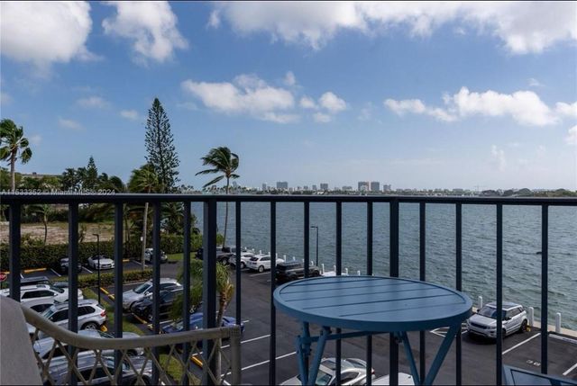 11930 N Bayshore Dr. 302, North Miami, FL 33181