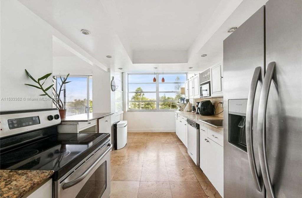 11930 N Bayshore Dr. 302, North Miami, FL 33181