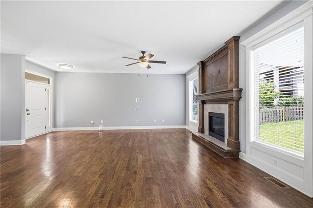 24504 W 80th Place, Lenexa, KS 66227