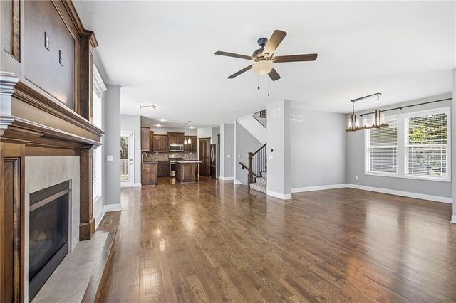 24504 W 80th Place, Lenexa, KS 66227