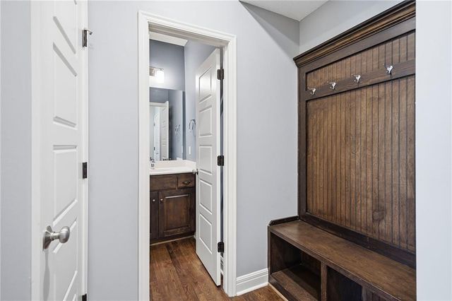 24504 W 80th Place, Lenexa, KS 66227