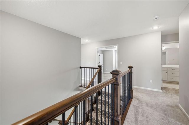 24504 W 80th Place, Lenexa, KS 66227