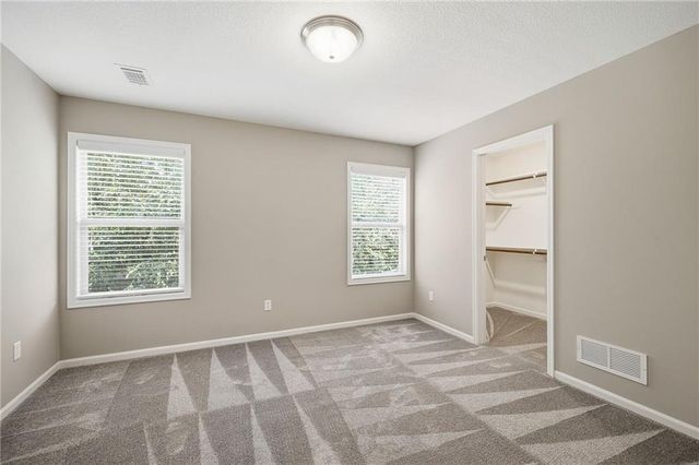 24504 W 80th Place, Lenexa, KS 66227